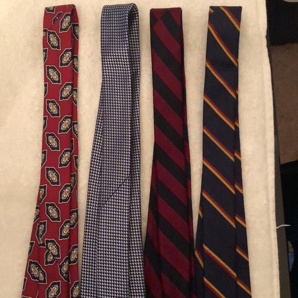 3 BROOKS BROTHERS TIES & 1 MICHEAL KORS TIE - Picture 6 of 10